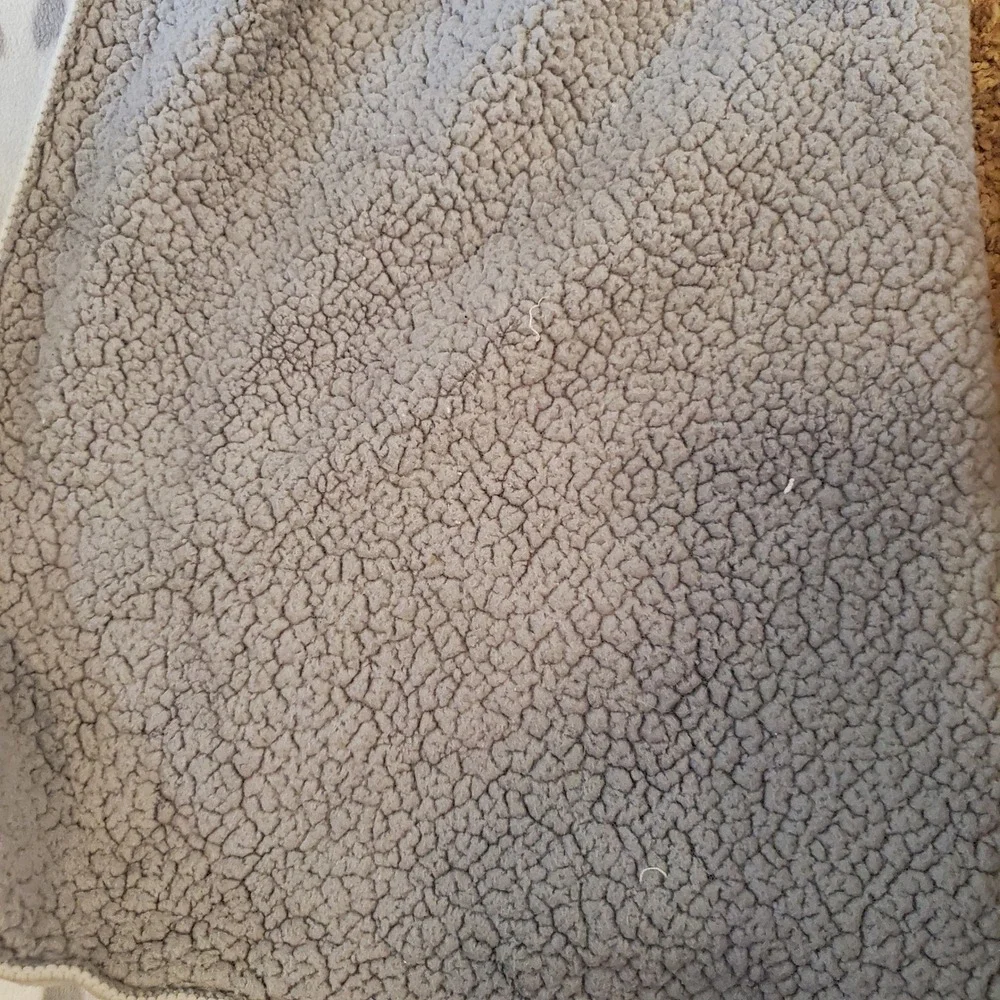 Target Limited Edition Penguin Fleece Sherpa Baby Blanket Grey White Winter